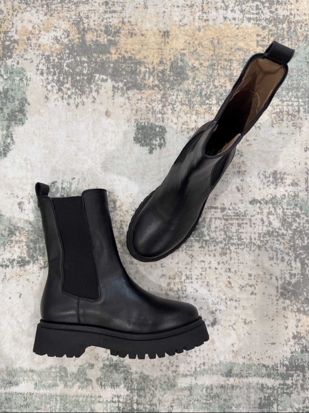 Banana Republic 💯 genuine leather Black Classic Chelsea Boot